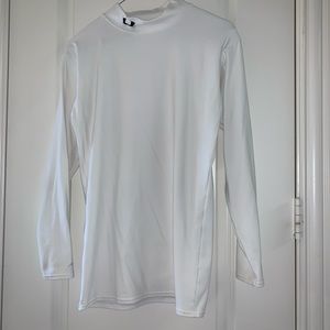 Large fitted white undershirt.